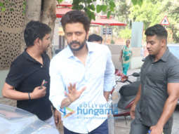 Riteish Deshmukh snapped at Cafe Coffee Day in Bandra