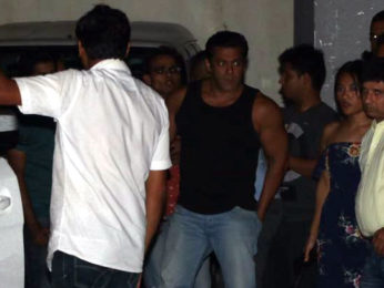 Salman Khan SPOTTED At Ramesh Taurani’s Office Salman Khan SPOTTED At Ramesh Taurani’s Office