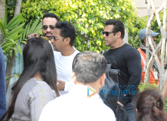 salman khan proceeds to jodhpur with sisters alvira and arpita 5