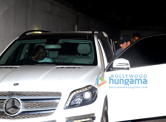 salman khan spotted at tips office in bandra 3