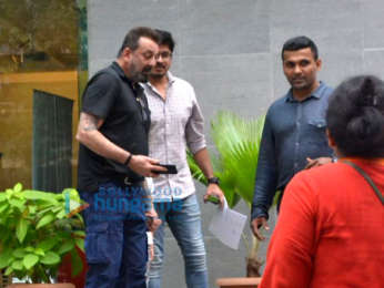 Sanjay Dutt and kids spotted at Hinduja Hospital in Bandra