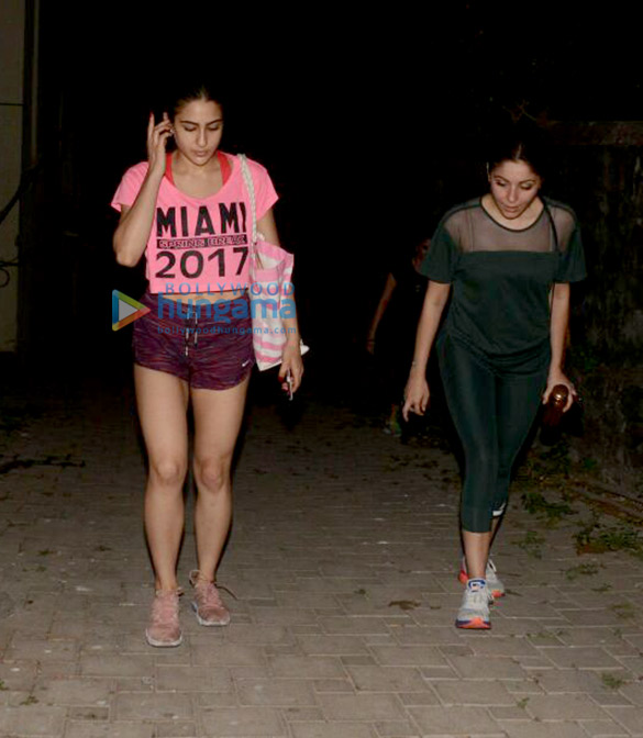 sara ali khan spotted after her gym session in bandra 2