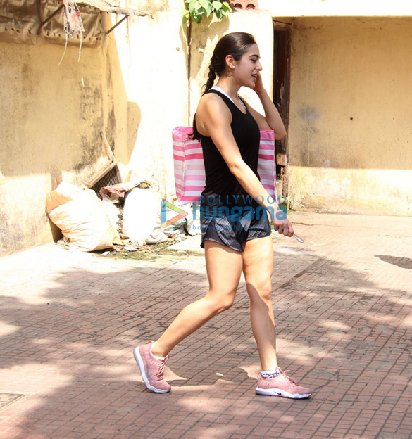 sara ali khan spotted at the gym 1 2
