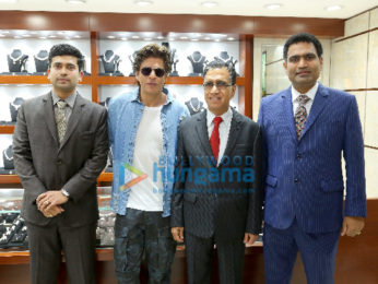 Shah Rukh Khan snapped in Dubai