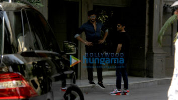Sidharth Malhotra and Abhay Chopra spotted at Bandra