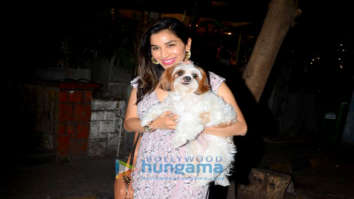 Sophie Choudry spotted at a cafe in Bandra