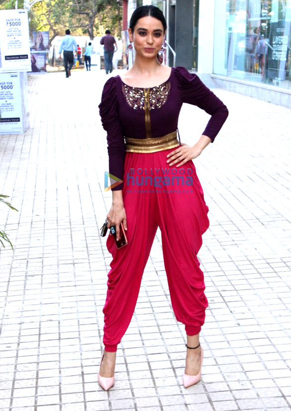 Soundarya Sharma spotted at PVR Juhu Soundarya Sharma spotted at PVR Juhu