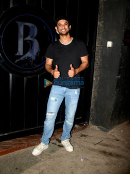 Sushant Singh Rajput snapped in Juhu