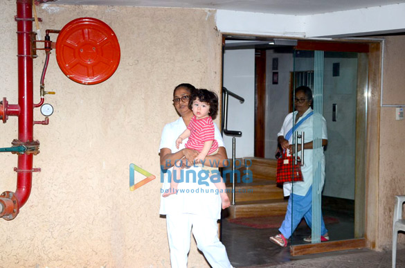 taimur ali khan snapped at his friends house in bandra 6