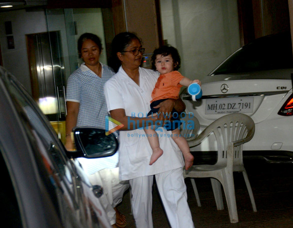 taimur ali khan snapped in bandra 2
