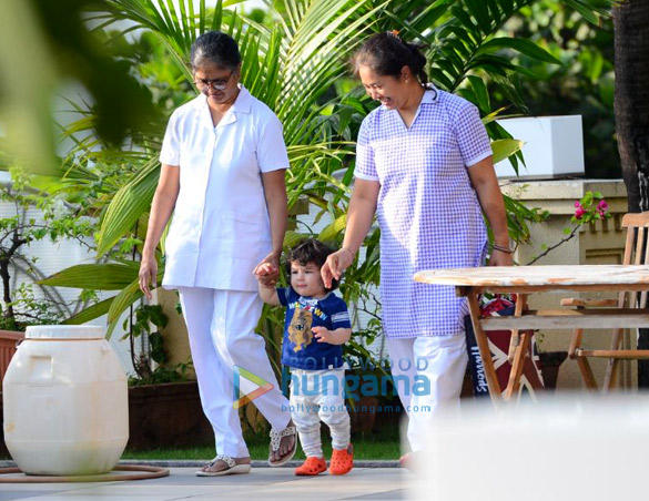 taimur ali khan snapped in the garden at amrita aroras residence 2