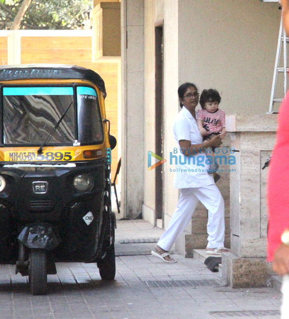 taimur ali khan spotted at amrita aroras house 3 3