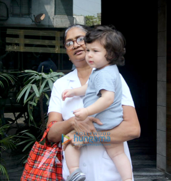 taimur ali khan spotted at play school in bandra 4 3