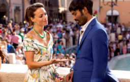Movie stills of the movie The Extraordinary Journey of the Fakir