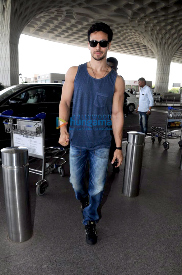 tiger shroff kiara advani and others snapped at the airport 1