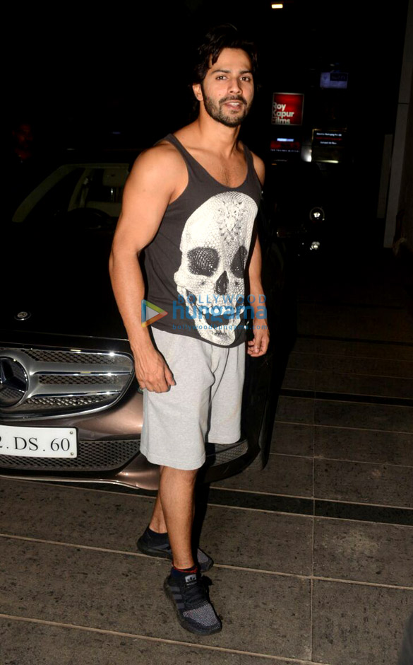varun dhawan snapped outside the gym in khar 5