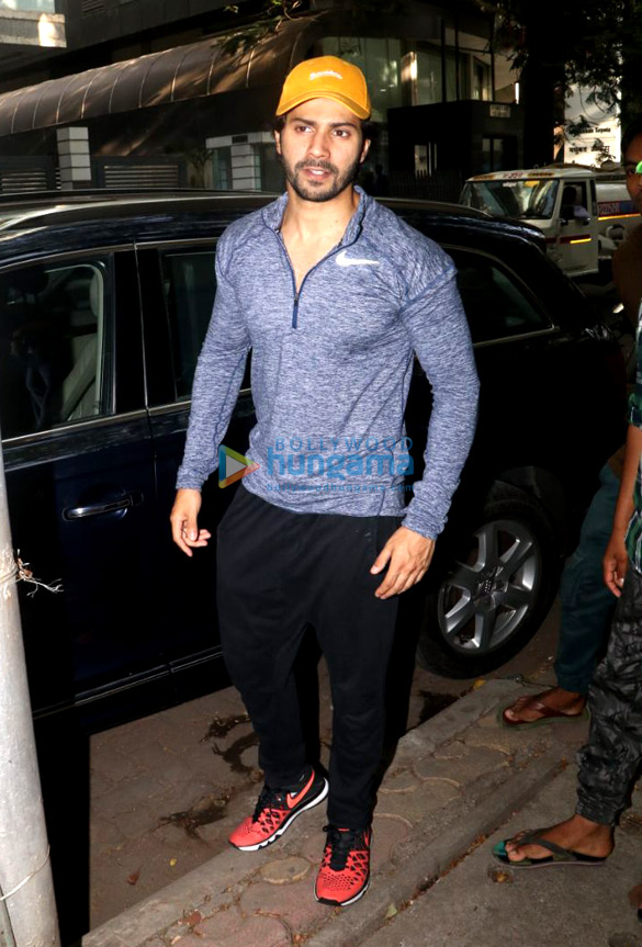 varun dhawan spotted at the gym in bandra 3 2