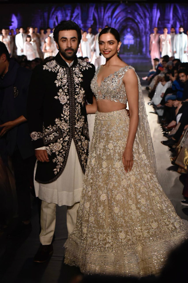 TAMASHA GALORE as Deepika Padukone and Ranbir Kapoor turn showstoppers for Manish Malhotra at Mijwan Fashion Show 2018!