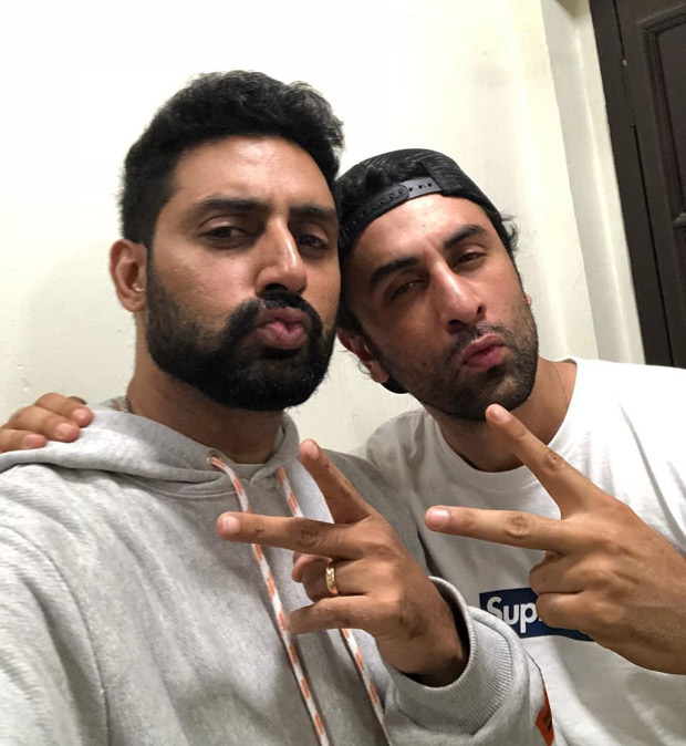 102 Not Out Ranbir Kapoor - Abhishek Bachchan recreate their fathers Rishi Kapoor - Amitabh Bachchan's pout selfie 102 Not Out Ranbir Kapoor - Abhishek Bachchan recreate their fathers Rishi Kapoor - Amitabh Bachchan's pout selfie
