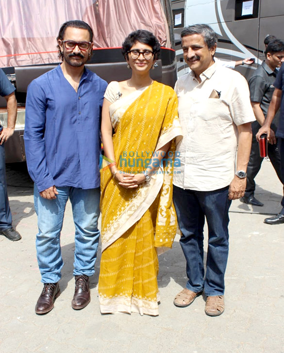 aamir khan kiran rao snapped with chief minister of maharashtra devendra fadnavis 3