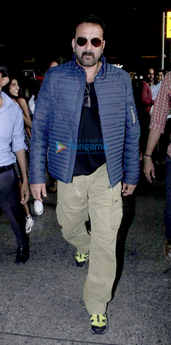aamir khan sanjay dutt and others snapped at the airport 3