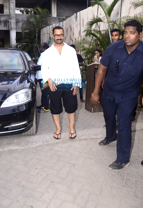 aamir khan snapped at a spa in bandra 6 2