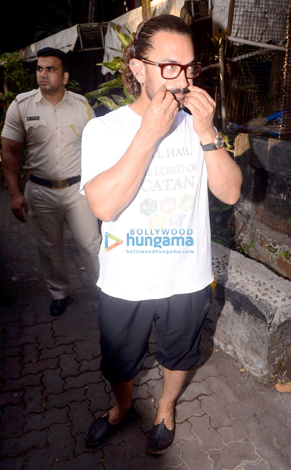 aamir khan snapped at a spa in bandra 5