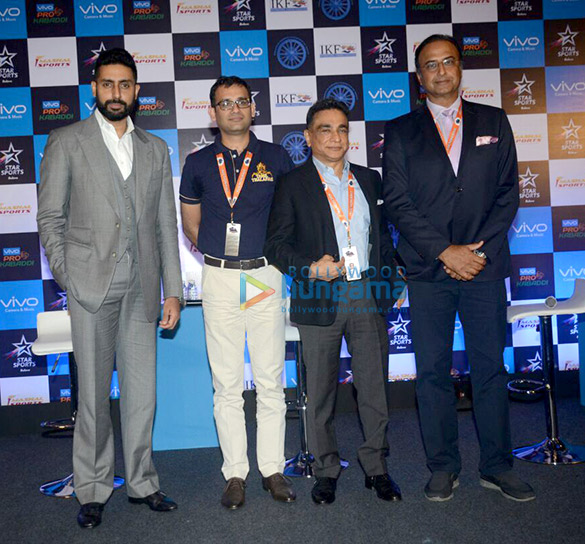 abhishek bachchan snapped at pro kabaddi league press conference 2