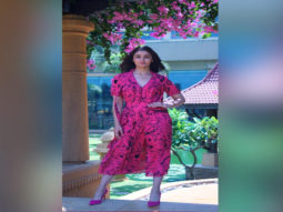 Mirror Mirror on the wall, Alia Bhatt is the prettiest in pink of all!