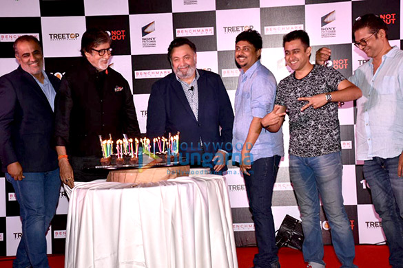 Amitabh Bachchan and Rishi Kapoor grace the success meet of ‘102 Not Out’ Amitabh Bachchan and Rishi Kapoor grace the success meet of ‘102 Not Out’