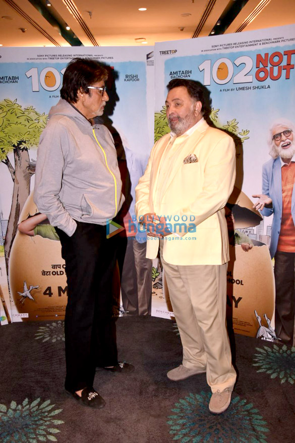 amitabh bachchan and rishi kapoor snapped promoting their film 102 not out 5