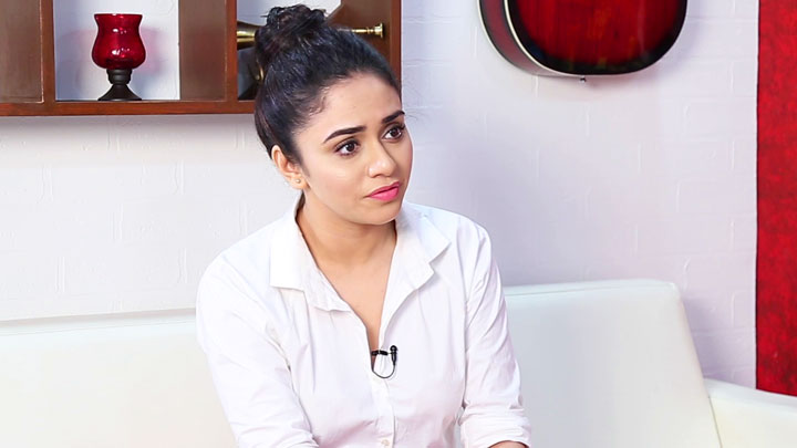 Amruta Khanvilkar: “Of course country comes first BUT…” | Raazi Amruta Khanvilkar: “Of course country comes first BUT…” | Raazi