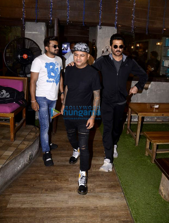 anil kapoor spotted at hakims aalim salon in bandra 2