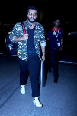 Arjun Kapoor and Parineeti Chopra snapped at the airport