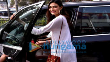 Athiya Shetty, Ananya Pandey, Chunky Pandey and others spotted at Bastian