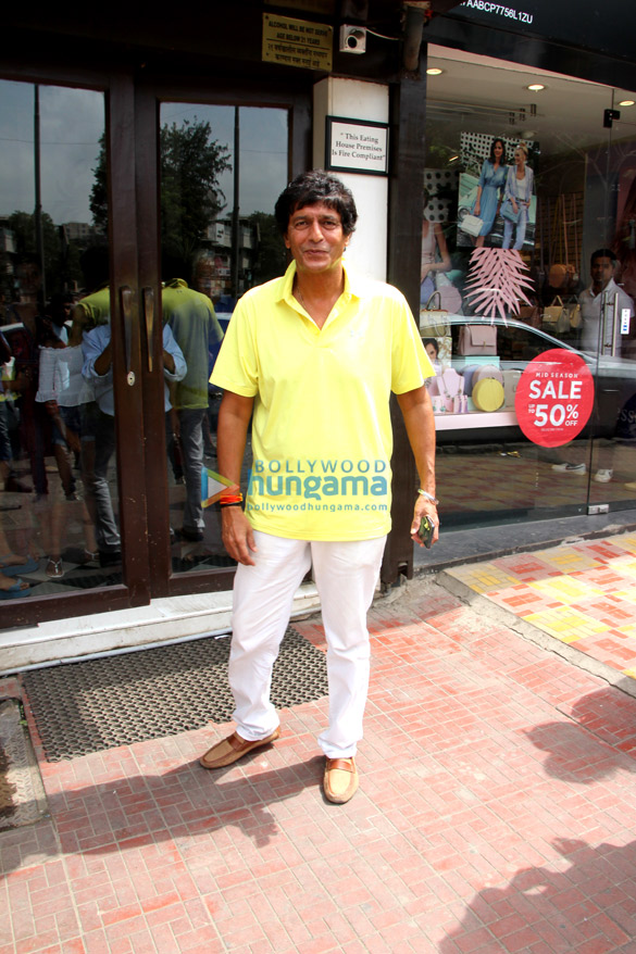 athiya shetty ananya pandey and chunky pandey spotted at baistan 3