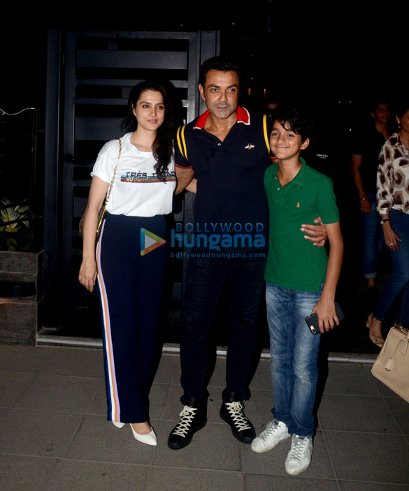 bobby deol celebrates his marriage anniversary with family 5