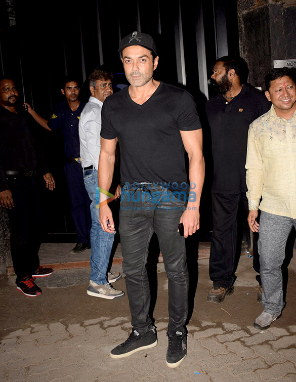 celebs grace mukesh chabbras birthday bash 8