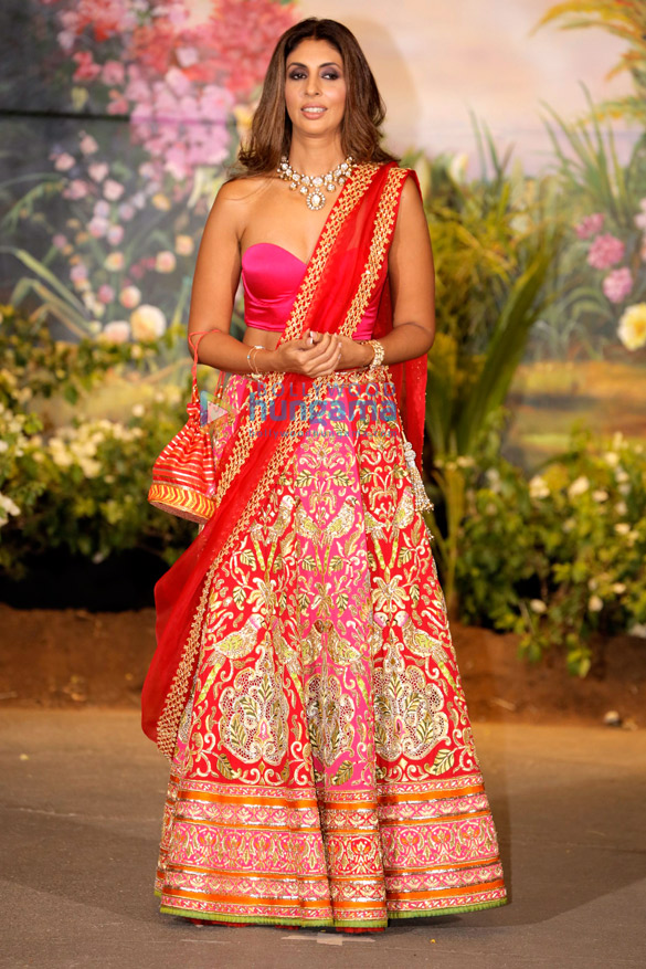 celebs grace sonam kapoor and anand ahujas wedding reception 10 3