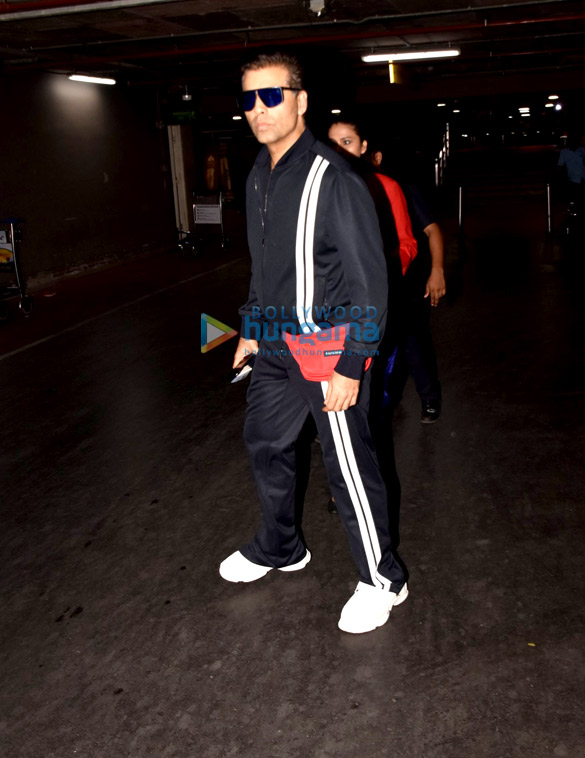 deepika padukone and karan johar snapped at the airport 6