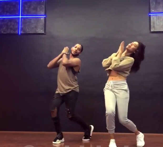 Esha Gupta creates a 'BUZZ' with her sensuous dance video