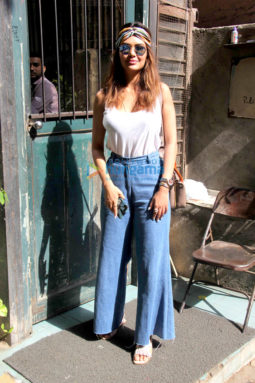 Esha Gupta spotted at Pali Village Cafe in Bandra