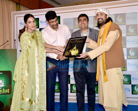 hina khan graces the launch of shemaroo entertainments islamic devotional app ibaadat 5