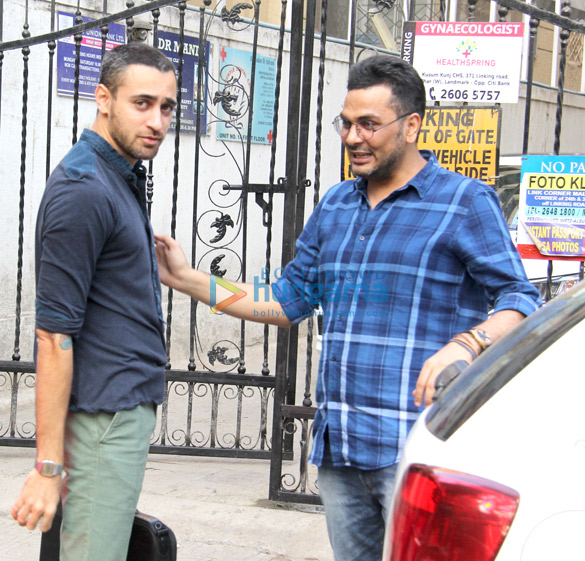 Imran Khan and Mukesh Chhabra spotted in Bandra Imran Khan and Mukesh Chhabra spotted in Bandra