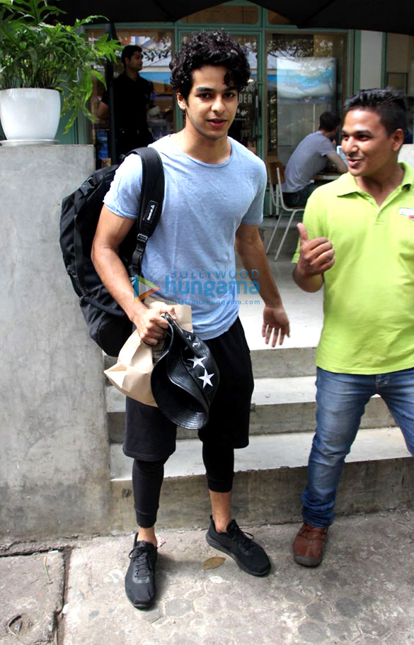 ishaan khatter snapped at kitchen garden 5