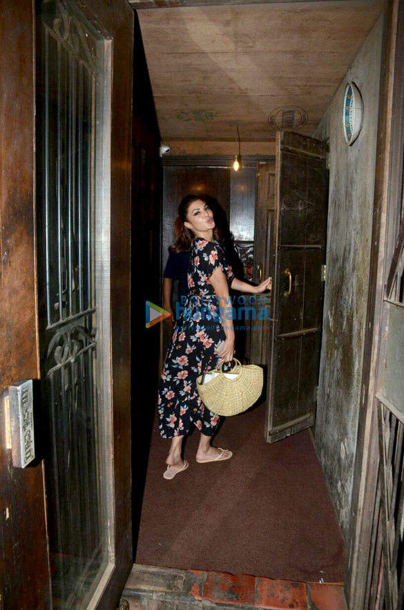Jacqueline Fernandez snapped at Pali Bhavan Jacqueline Fernandez snapped at Pali Bhavan