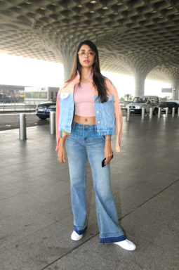 Kangana Ranaut, Pooja Hegde and Pulkit Samrat snapped at the airptort