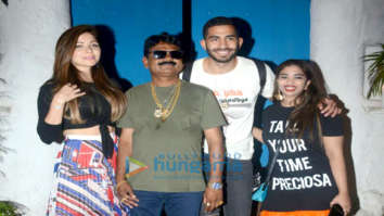 Kanika Kapoor snapped at Olive in Khar