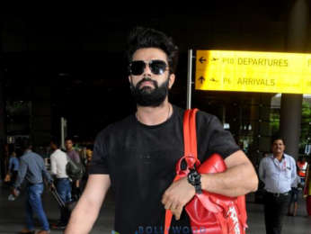 Karan Johar, Dharmendra and others snapped at the airport