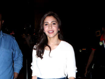 Kareena Kapoor Khan, Saif Ali Khan, Karisma Kapoor and Anushka Sharma snapped at the airport